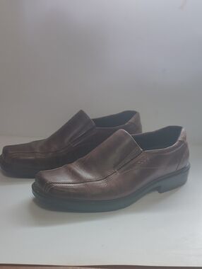 Ecco mens brown slip on loafers sz 9/9.5 US sz 43 euro